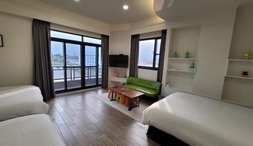 Deluxe Family Suite