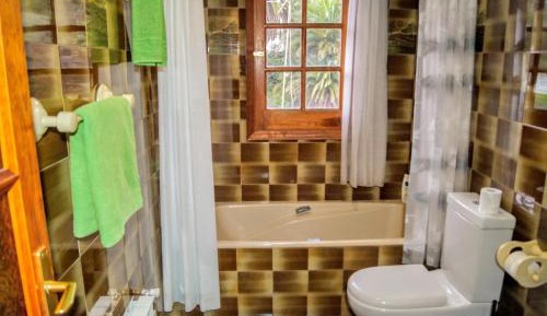 Economy Quadruple Room with Shared Bathroom