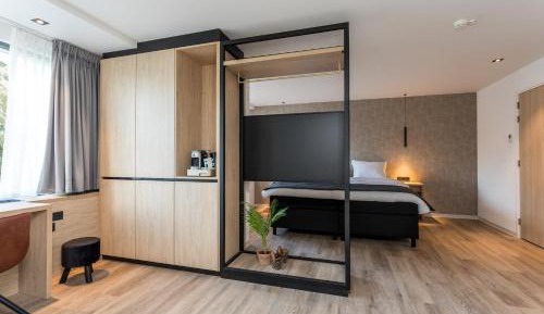 Queen Studio - Disability Access