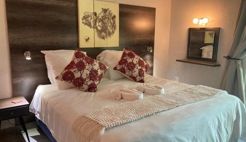 Honeymoon Chalet with Private Hot Tub