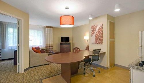 Queen Suite with Sofa Bed - Non-Smoking