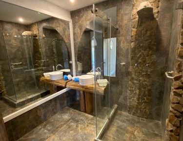 King Suite with Spa Bath