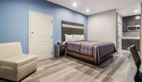 King Room - Disability Access - Non-Smoking