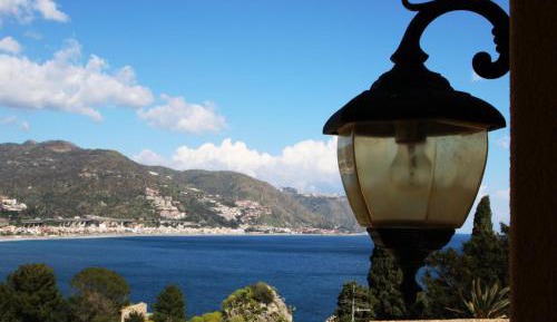 Superior One-Bedroom Apartment with Terrace and Sea View