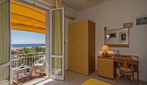 Double or Twin Room with Balcony