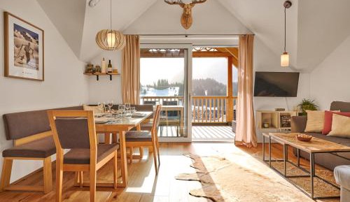 Apartment with Mountain View
