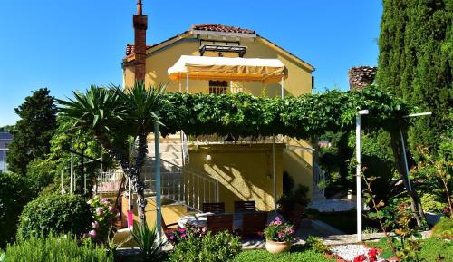 Double Room with Terrace and Garden View