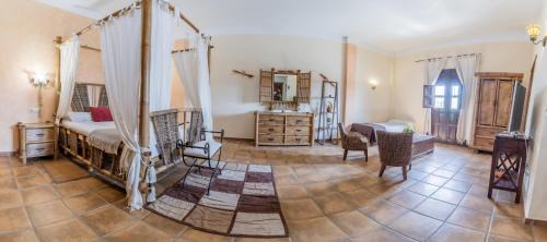 Queen Suite with Spa Bath