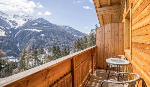 Superior One-Bedroom Apartment with Balcony