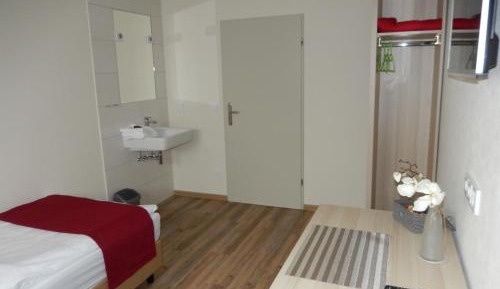 Single Room with Shared Bathroom