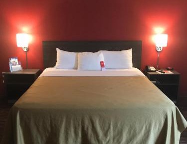 King Room - Accessible/Non-Smoking