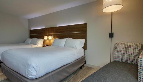 King Suite with Mobility Accessible Tub - Non-Smoking