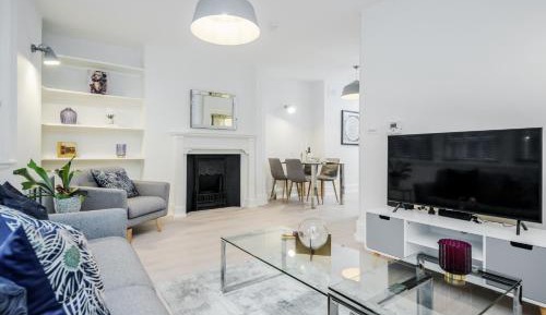 Superior One-Bedroom Apartment