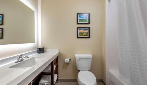 King Suite - Non-Smoking