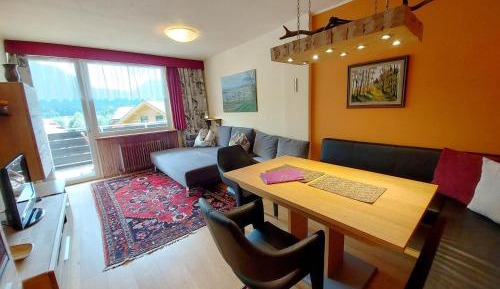 Apartment with Mountain View