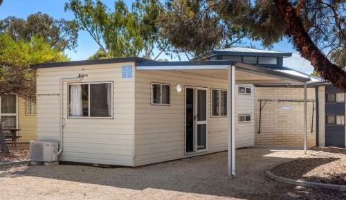 Economy Studio Cabin (External Ensuite)