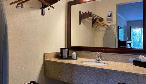 Standard Queen Room with Two Queen Beds - Non-Smoking