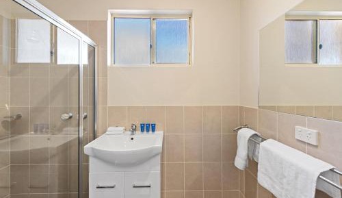 Superior 2 Bedroom Unit - Pet Friendly