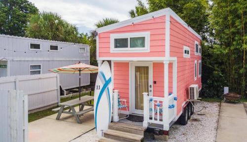 Tiny House - Coral
