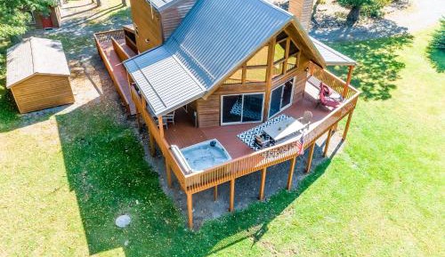 Five Bedroom Holiday Home