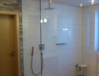 Studio mit eingeschränktem Berg-/Seeblick
