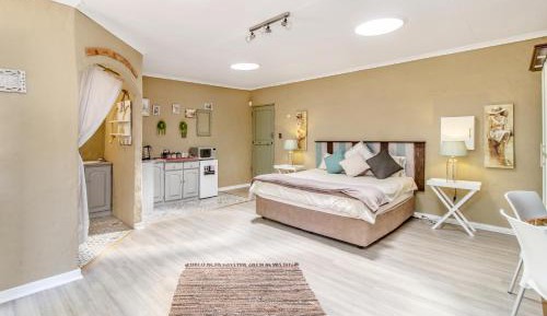Deluxe King Suite
