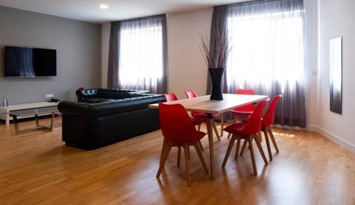 Suite dúplex 1 dormitorio en régimen de alojamiento y desayuno con acceso al spa y garaje