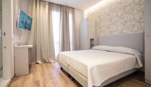 Deluxe Double or Twin Room with Balcony