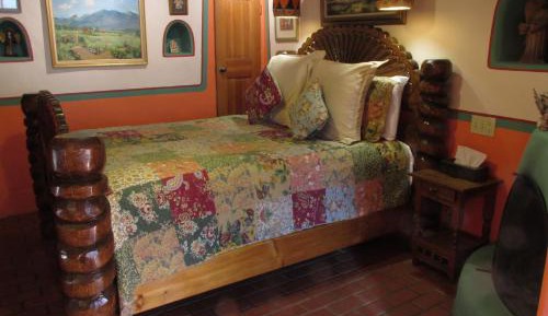 Queen Suite with Spa Bath