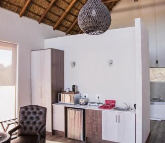 Queen Room with Garden View