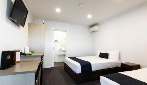 Economy Triple Room