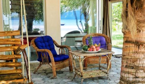 Beach Front Superior Villa with Air Conditioning and Hot Water