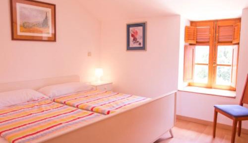 Apartment with Mountain View