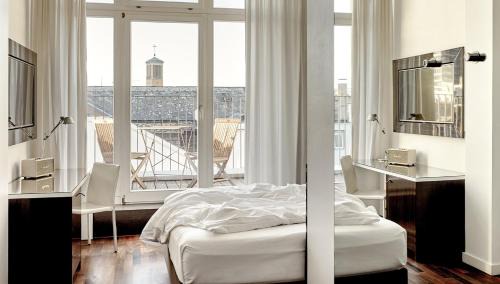 Single Room with Balcony