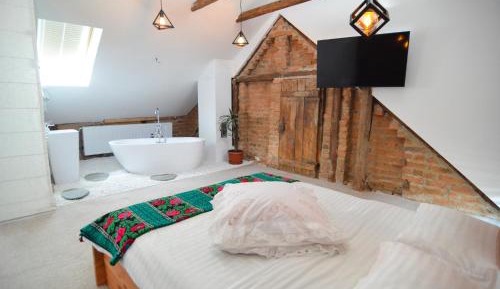 Double Room with Spa Bath