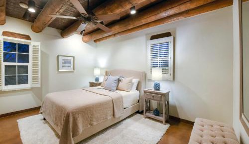 Five Bedroom Holiday Home