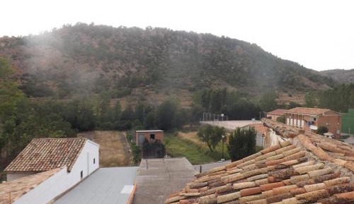 Deluxe Room (2 Adults + 1 Child)