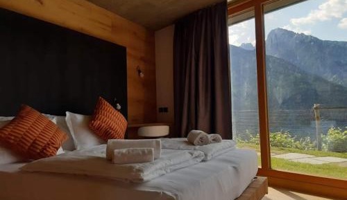 Suite with Mountain View