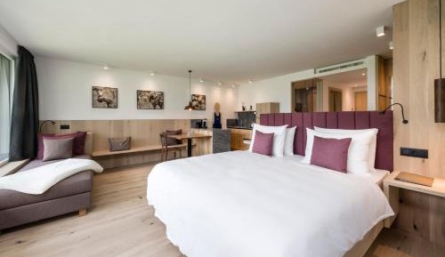 Junior Suite with Balcony