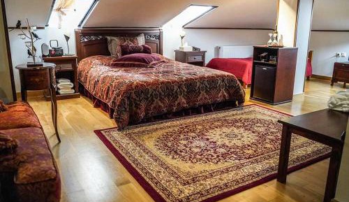 Deluxe Family Room