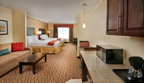 Queen Suite with Two Queen Beds and Sofa Bed