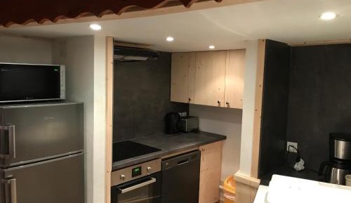 Two-Bedroom Apartment (7 Adults) with connecting rooms