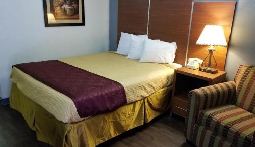 Queen Room - Mobility Access/Smoking