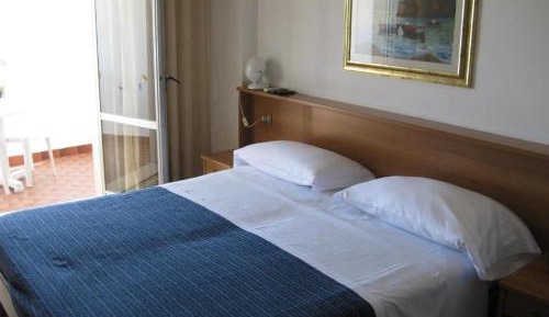 Double or Twin Room with Sea View