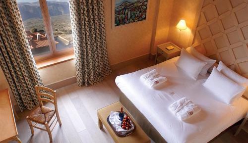 Deluxe Double Room with Mountain View