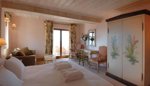 Junior Suite with Mountain View