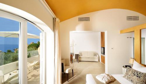 Suite (2 Adults + 2 Children)