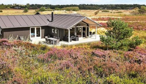 Four-Bedroom Holiday Home