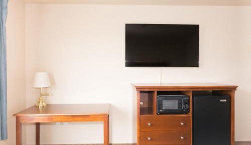 Standard Queen Room with Two Queen Beds - Pet Friendly