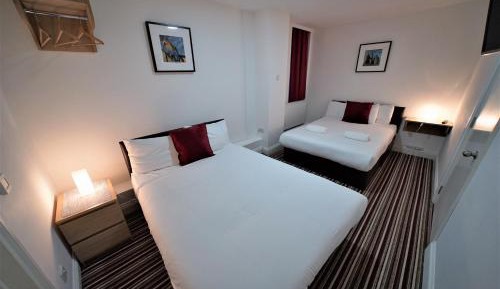 Deluxe Quadruple Room